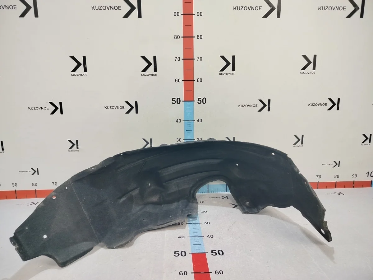 Подкрылок локер Toyota Camry 2018-2024