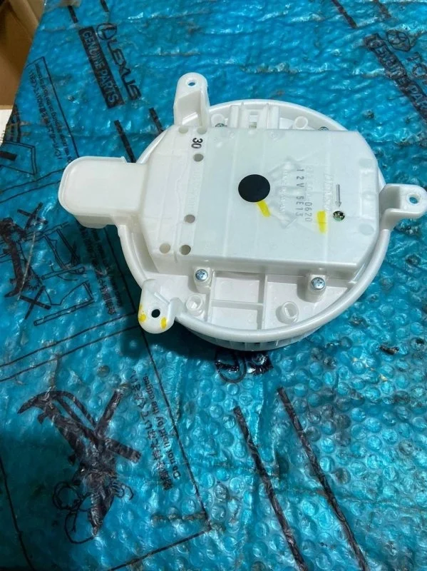 Моторчик отопителя TOYOTA LAND CRUISER 200 8710360560