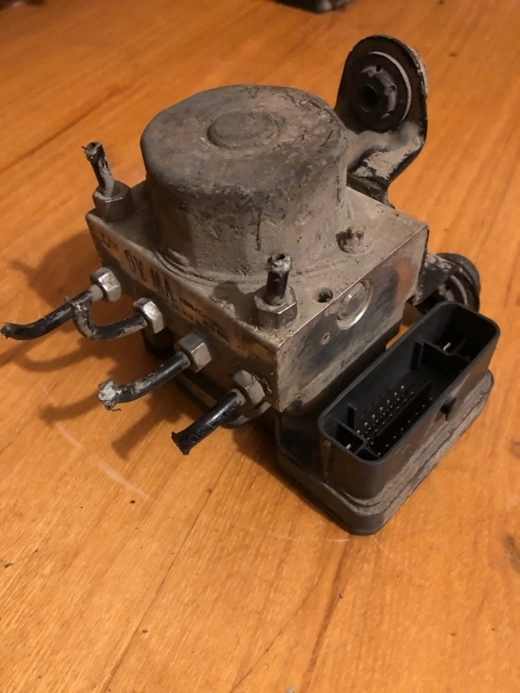 Блок управления ABS Skoda Fabia 6R0614117AJ 2