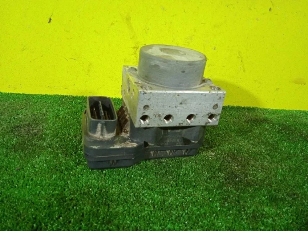 Блок управления ABS Toyota Corolla 2011 4405012211 150 1ZRFE