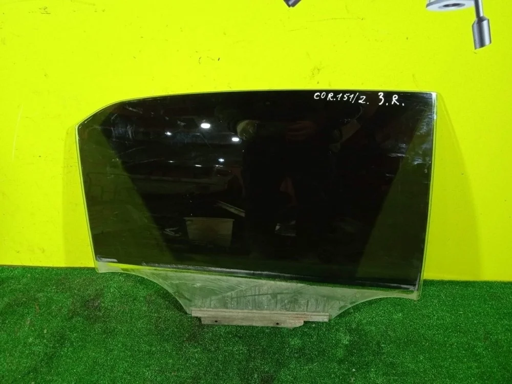 Стекло двери Toyota Corolla 2011 6811312770 150 1ZRFE, заднее правое