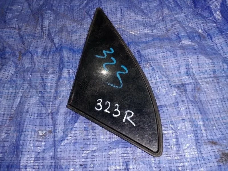 уголок крыла MITSUBISHI CHARIOT GRANDIS N84W -