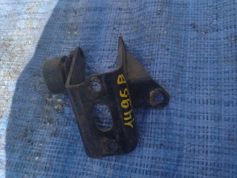 кронштейн опоры двигателя TOYOTA AVENSIS AZT250 1AZFSE