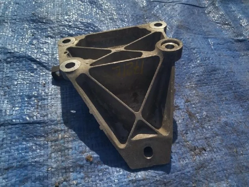 кронштейн опоры двигателя BMW X3 E83 N52B25