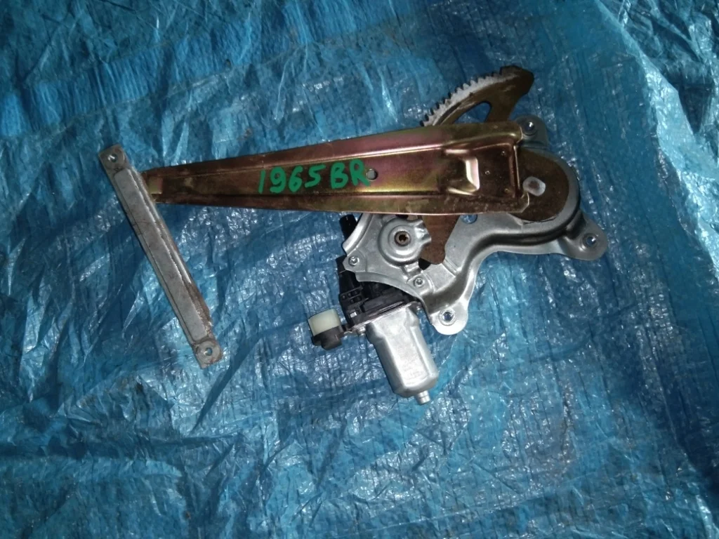 стеклоподъемник TOYOTA ISIS ANM10 - R 69803-44030