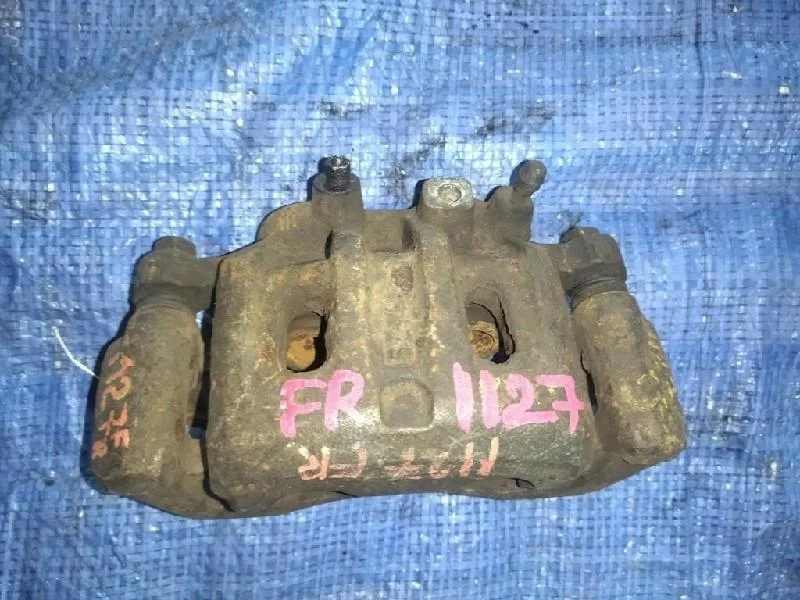 суппорт MITSUBISHI DELICA PE8W -