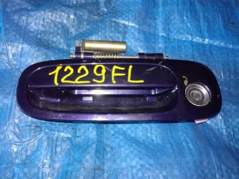 ручка двери TOYOTA CARINA ST215 -