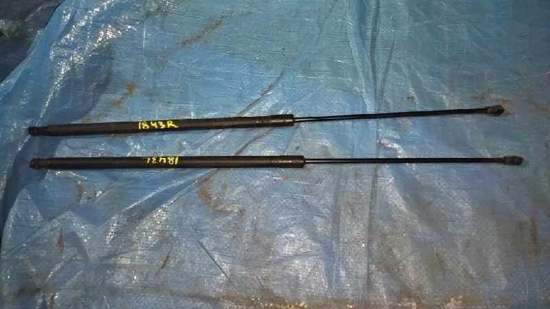 амортизатор капота BMW 7-Series E65 -