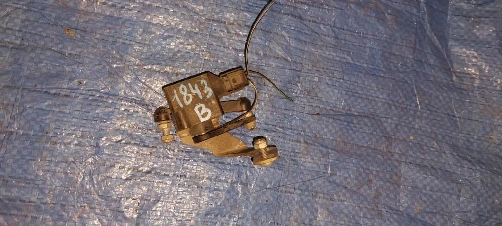 датчик положения кузова BMW 7-Series E65 N62B40