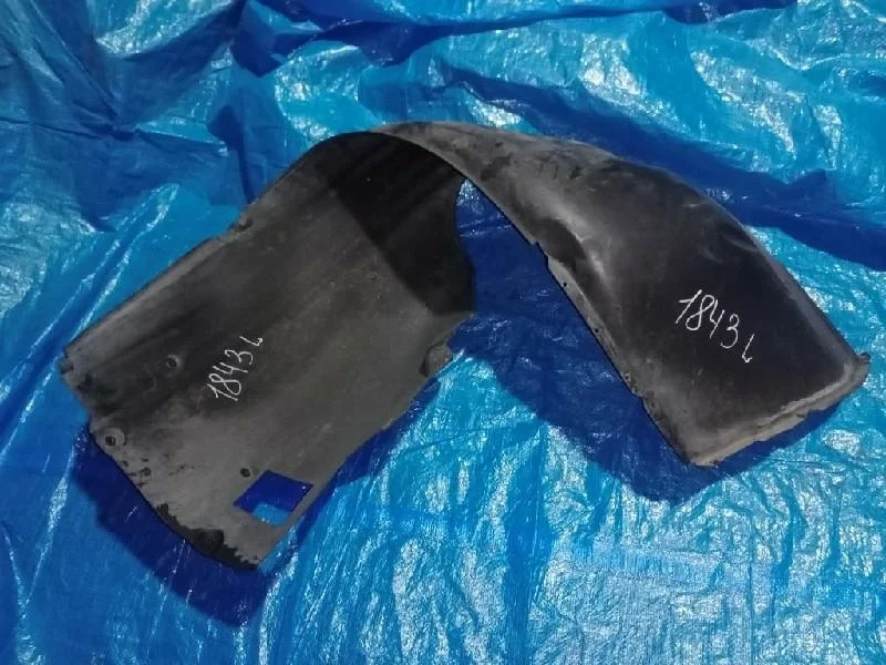 подкрылок BMW 7-Series E65 -