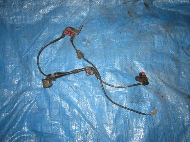 датчик abs TOYOTA COROLLA LEVIN AE111 -