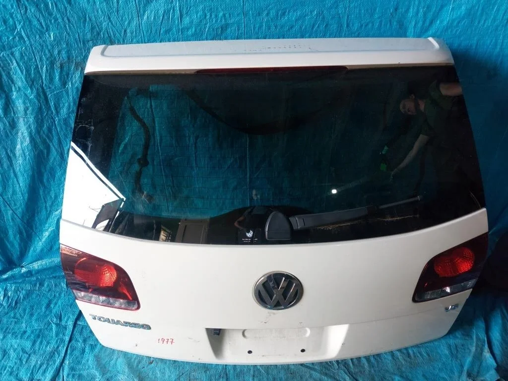дверь багажника VOLKSWAGEN TOUAREG 7LA -