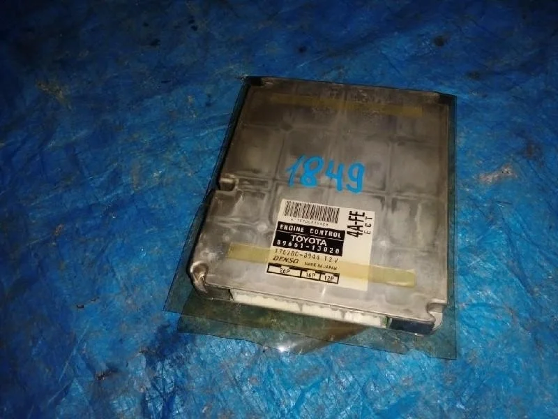 блок управления двс TOYOTA COROLLA SPACIO AE111 4AFE