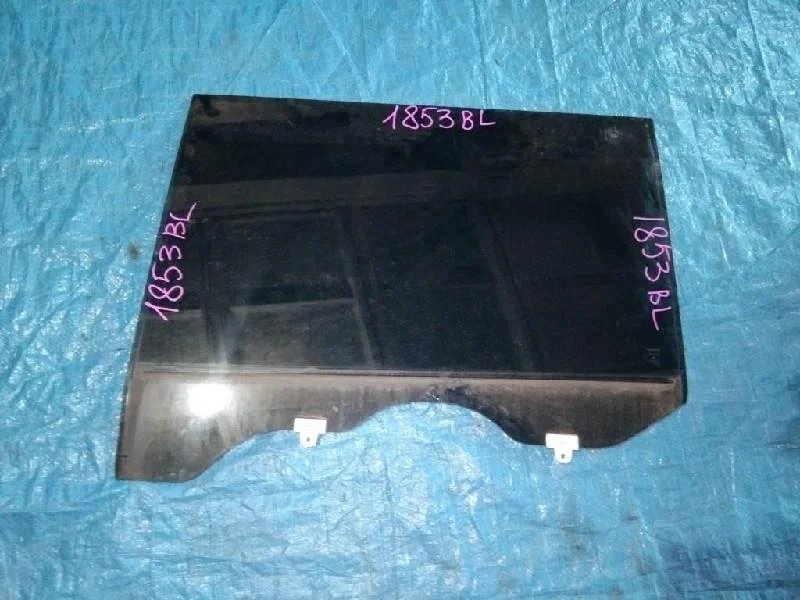 стекло NISSAN SERENA RC24 -