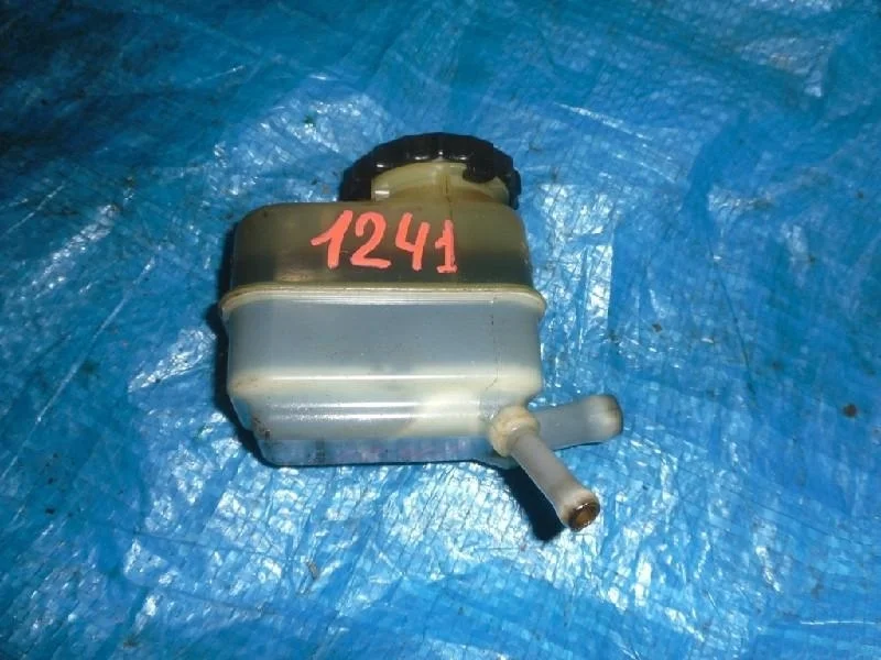 бачок гидроусилителя TOYOTA ALLION ZZT240 -