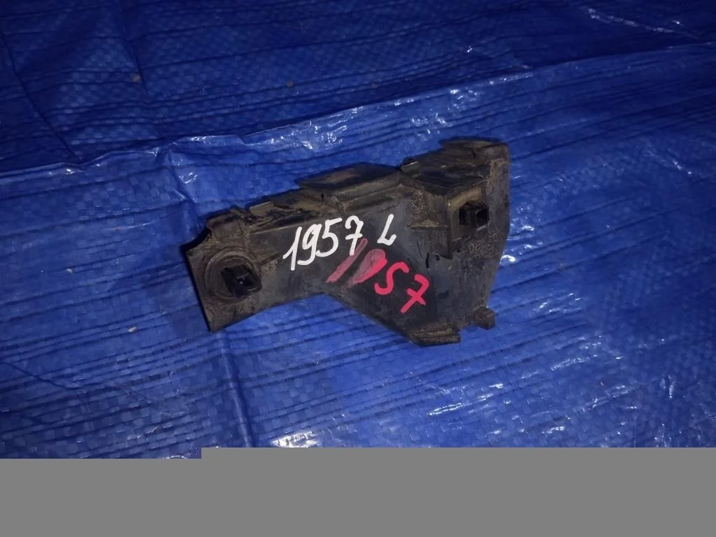 крепление бампера TOYOTA AVENSIS AZT250 -