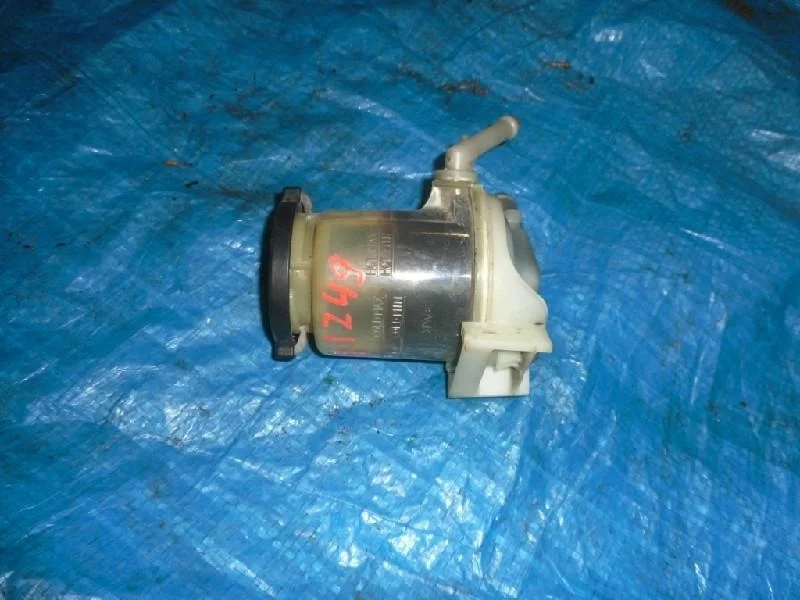 бачок гидроусилителя TOYOTA HARRIER GSU31W -