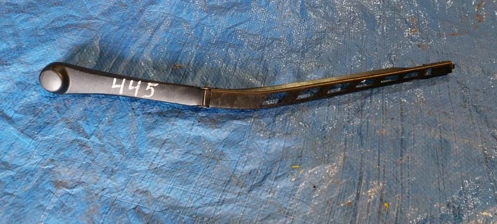 поводок стеклоочистителя BMW 5-Series E60 -