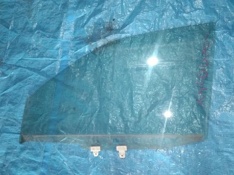 стекло NISSAN XTRAIL NT30 -