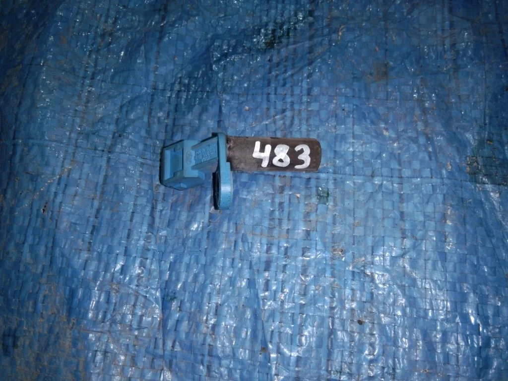 датчик положения коленвала FORD FOCUS CB8 IQDB