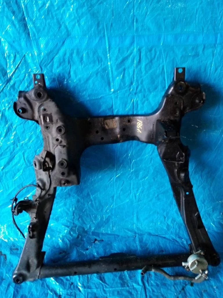 балка под двс HONDA STEP WAGON RK5 R20A