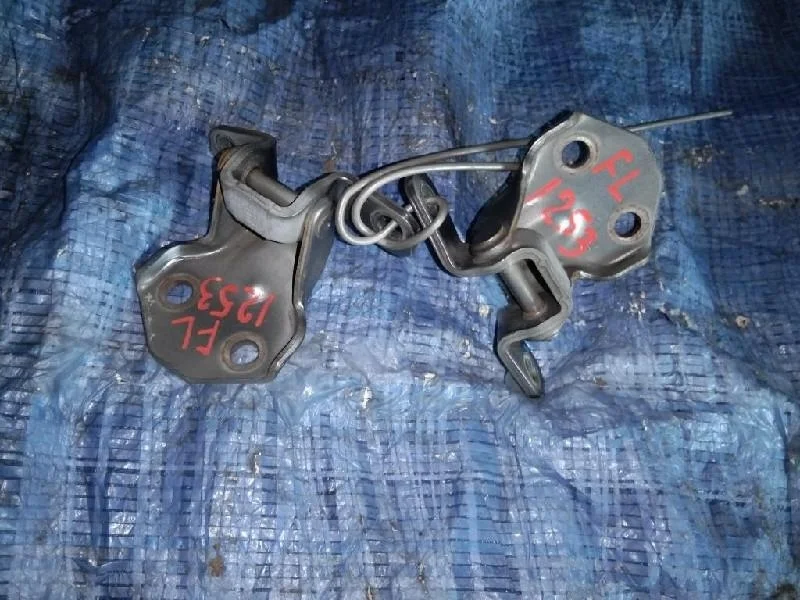 петли двери MAZDA PREMACY CPEW FS