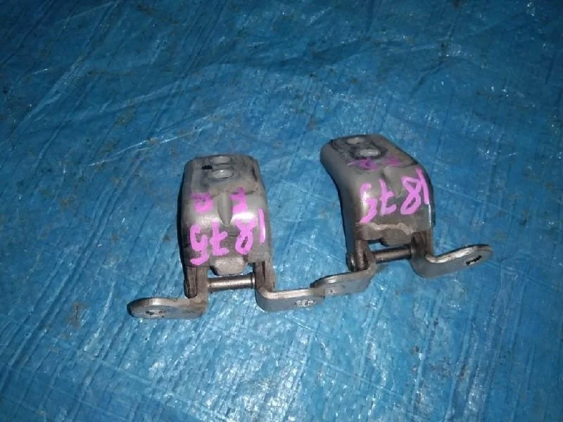 петли двери NISSAN FUGA PY50 -