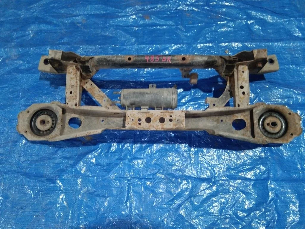 балка поперечная FORD FOCUS CB8 -