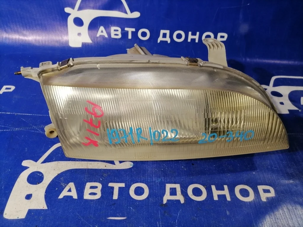 фара TOYOTA CORONA EXIV ST200 - - 81110-2B820