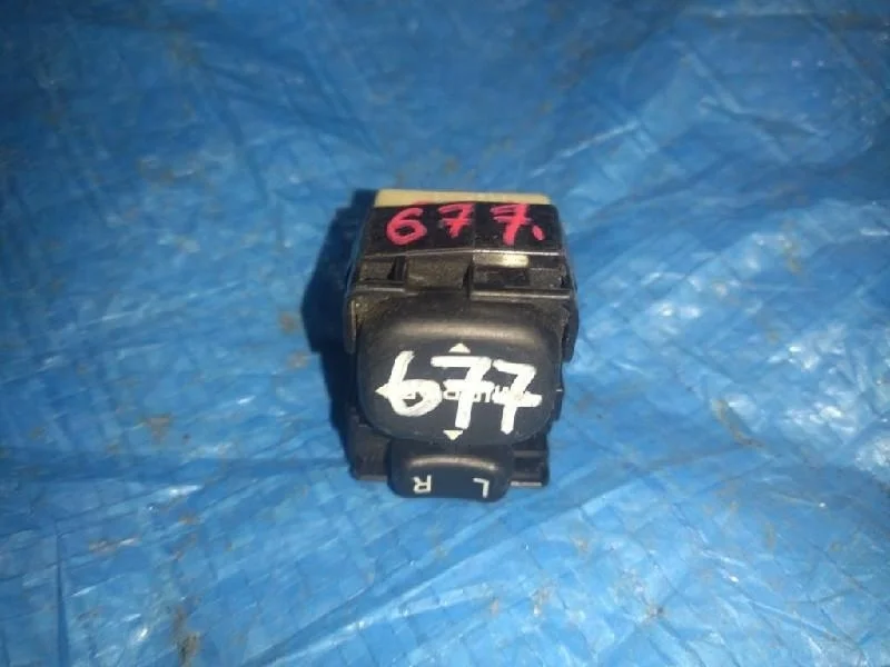 блок управления зеркалами TOYOTA PLATZ SCP11 -