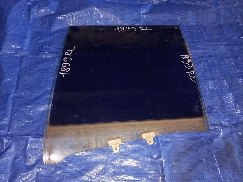 стекло NISSAN LIBERTY PM12 -