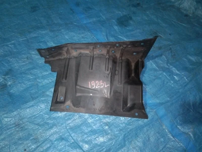 защита двигателя MITSUBISHI GALANT FORTIS CY4A -