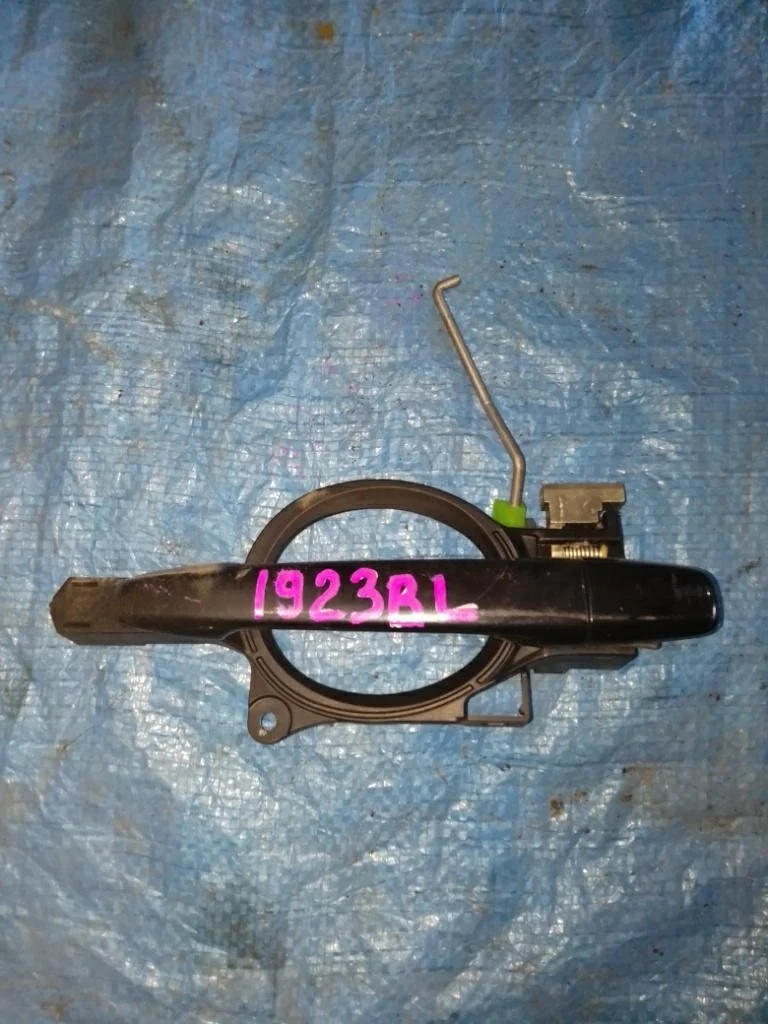 ручка двери MITSUBISHI GALANT FORTIS CY4A -