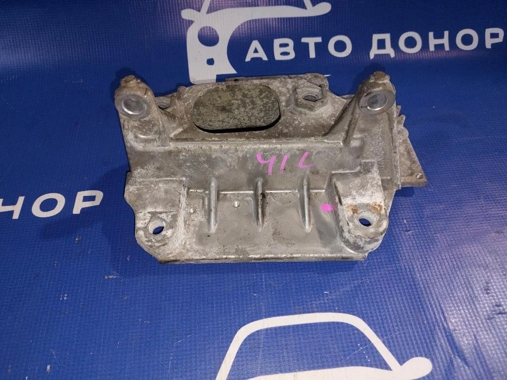 кронштейн опоры двигателя NISSAN NV200 VM20 HR16DE