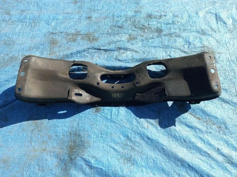 балка под двс SUBARU FORESTER SF5 -