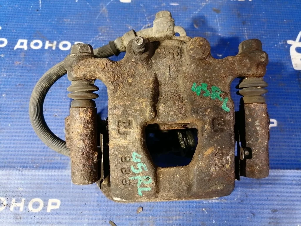 суппорт NISSAN SERENA NC25 MR20DE