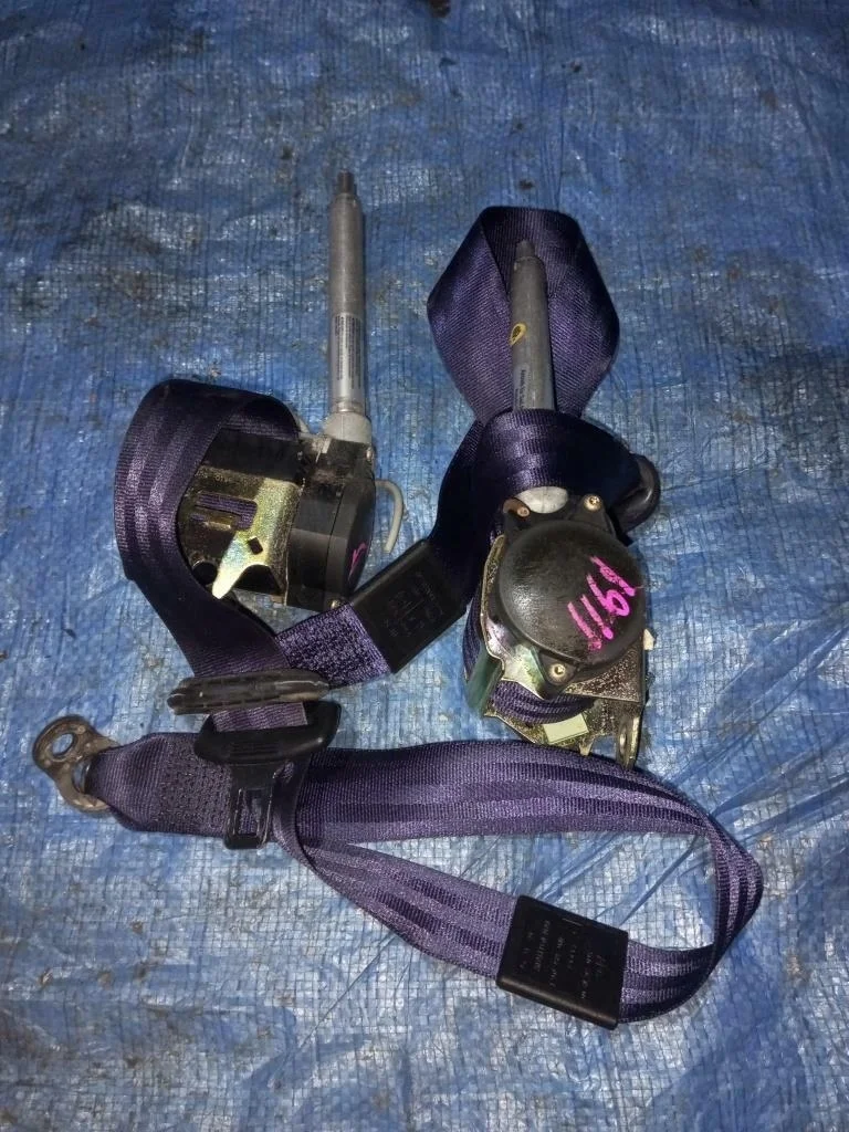 ремень безопасности AUDI A6 4B2 -