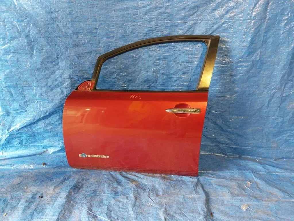 дверь NISSAN LEAF AZE0 EM57