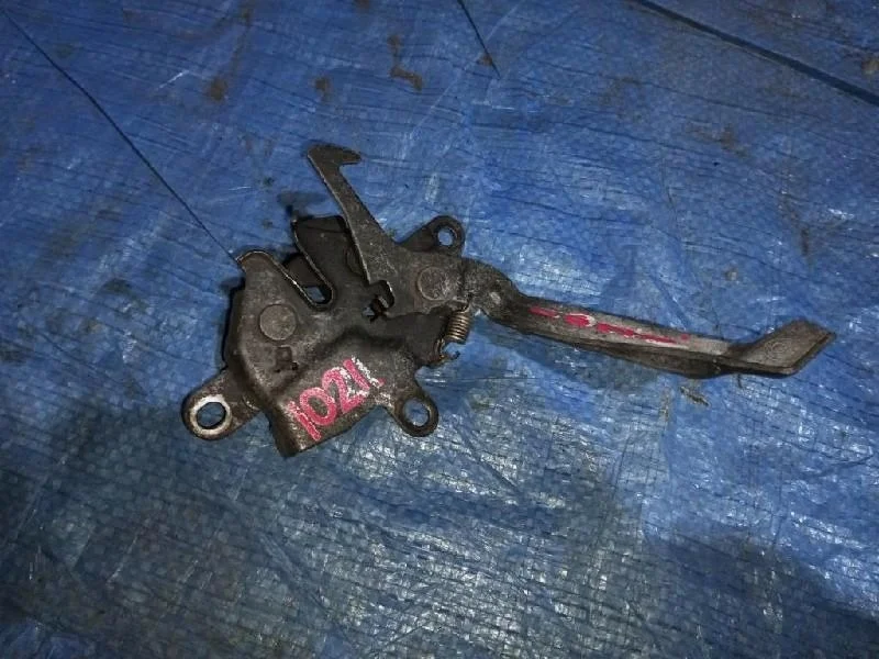 замок капота TOYOTA GAIA SXM10 -