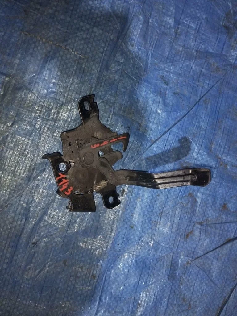 замок капота TOYOTA AURIS ZRE152 -