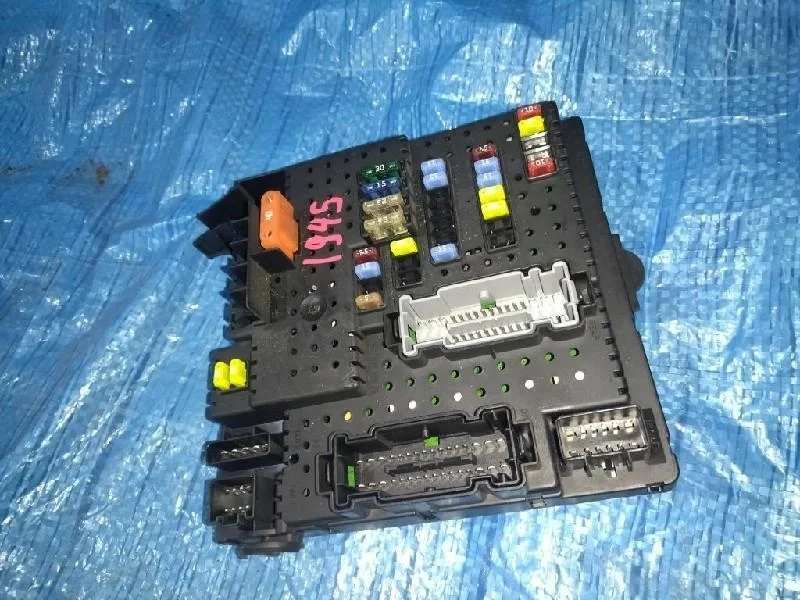 блок предохранителей VOLVO XC90 C_59 B5254T2