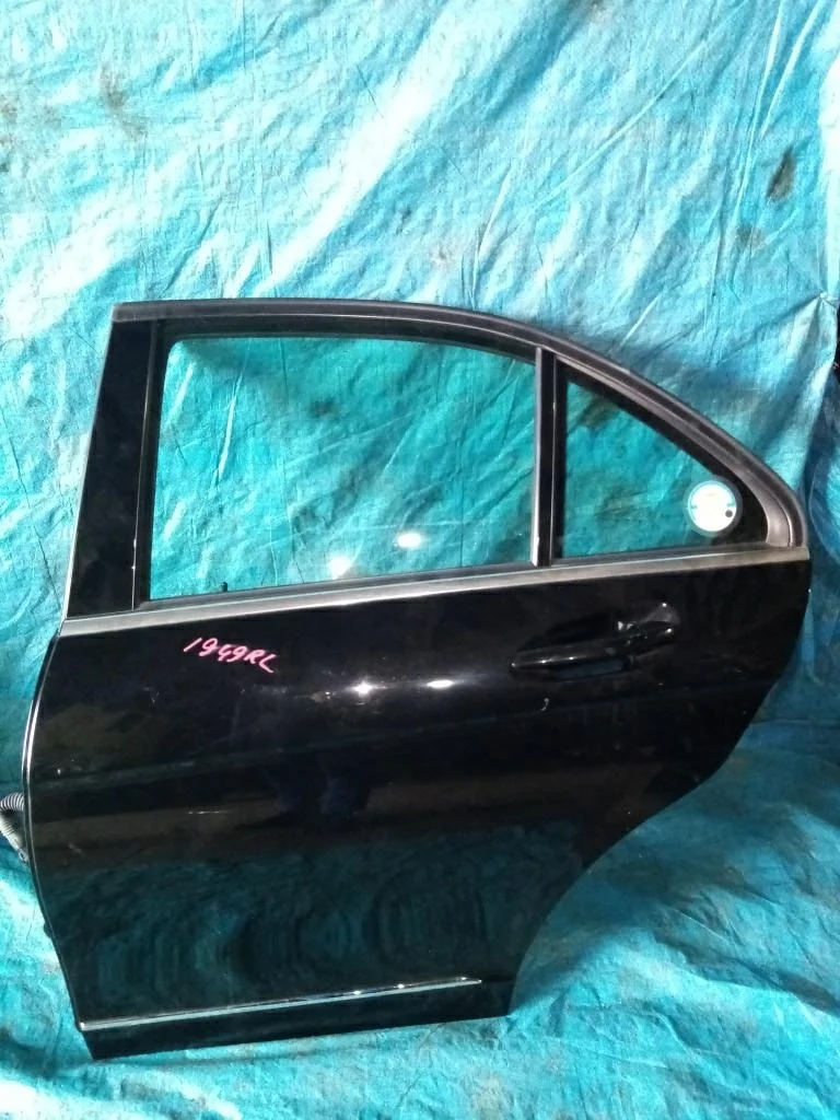 дверь MERCEDES-BENZ C-Class W204.041 -