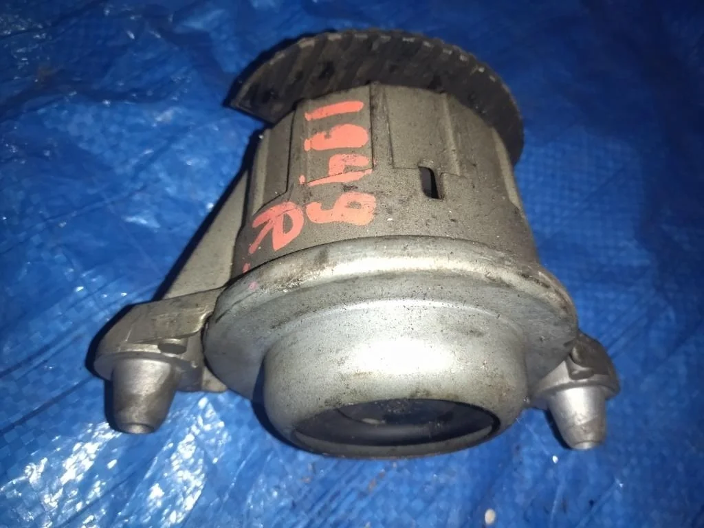 подушка двигателя MERCEDES-BENZ C-Class W204.041 M271KE18ML