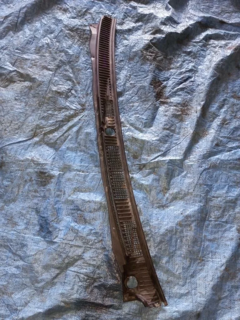 решетка под лобовое стекло MITSUBISHI PAJERO V75W -