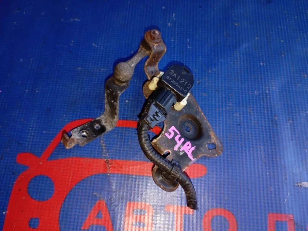 датчик положения кузова TOYOTA AVENSIS ZRT272 3ZRFAE