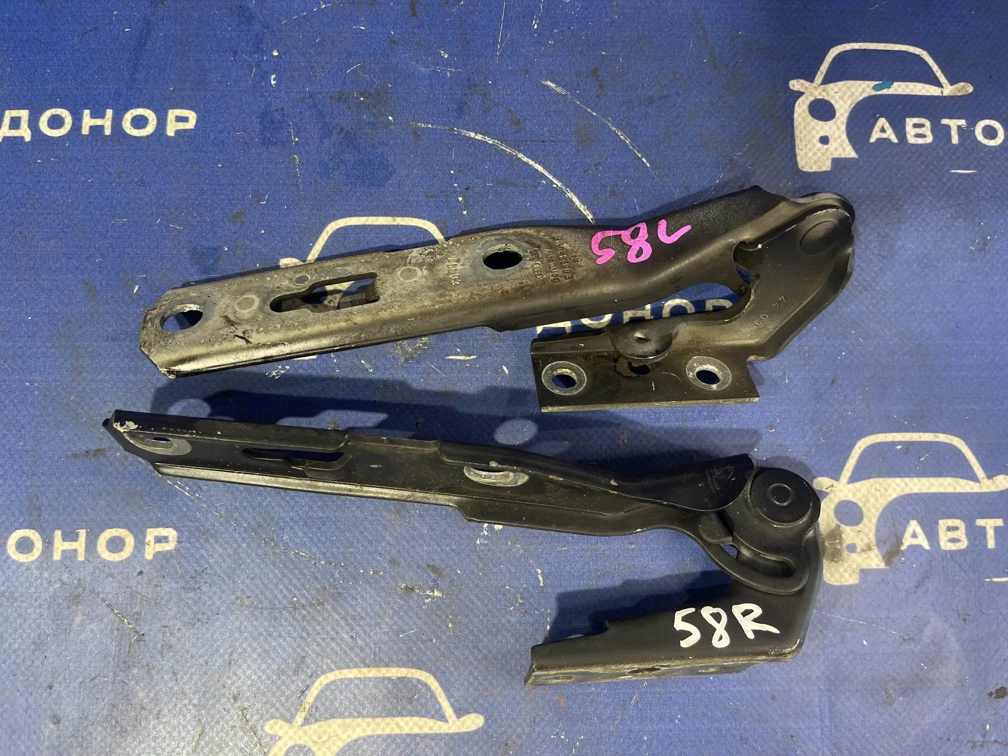 крепление капота AUDI A4 8E5 AMB