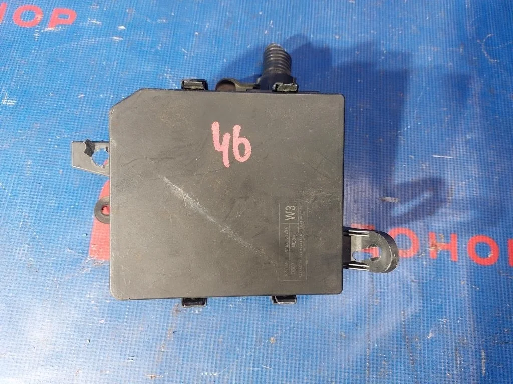 блок предохранителей NISSAN LEAF AZE0 EM57