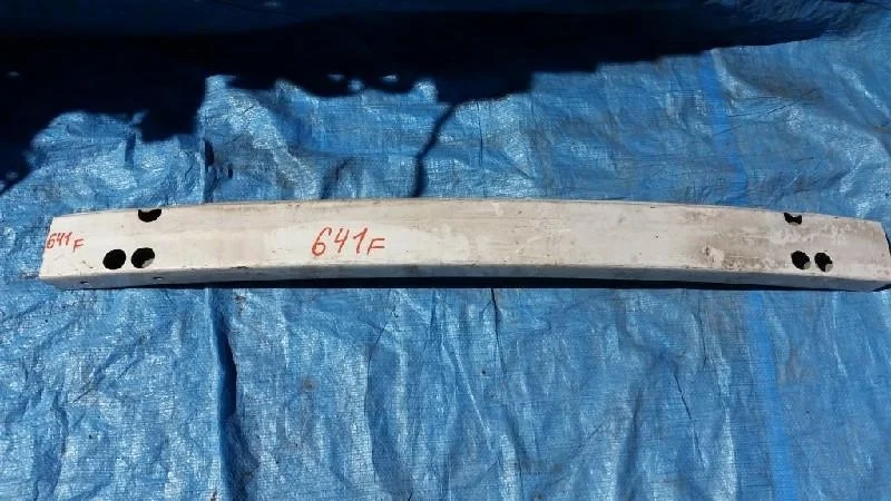 усилитель бампера TOYOTA HARRIER MCU15 -