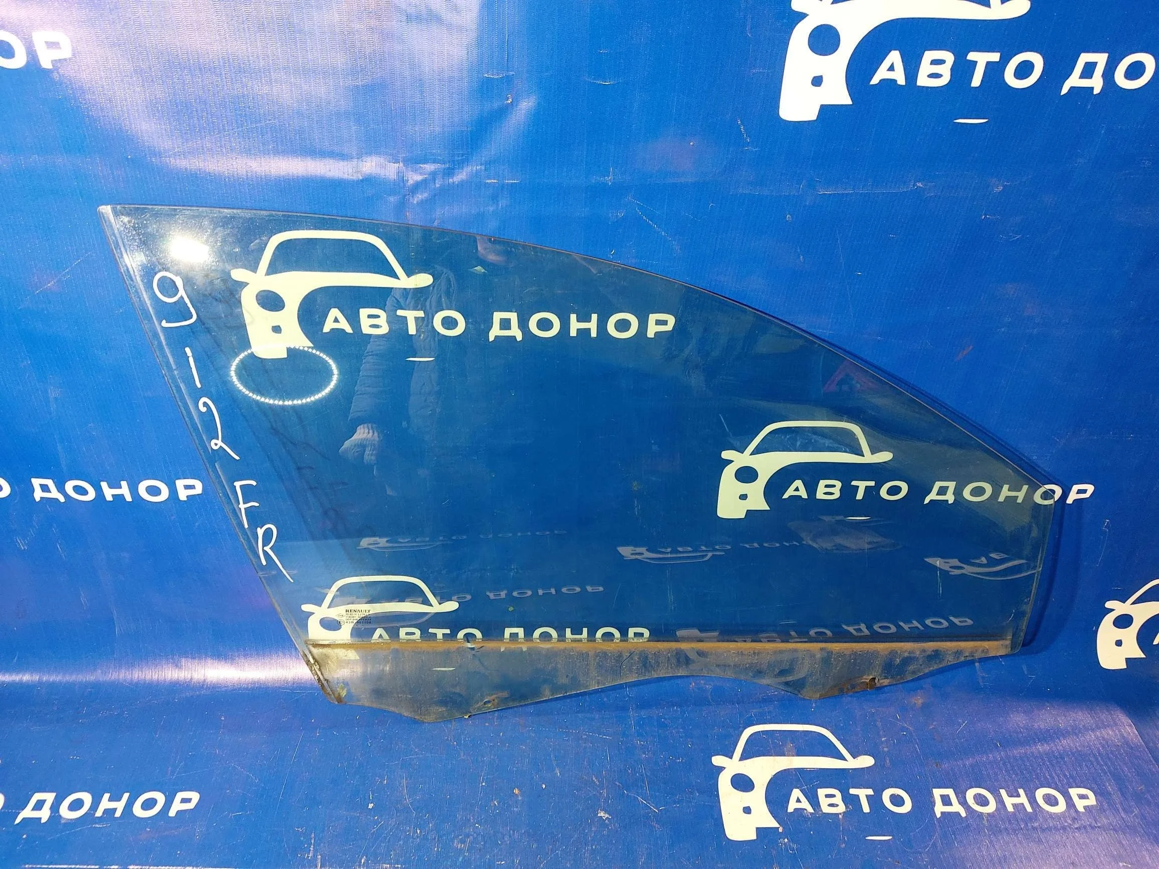 стекло RENAULT MEGANE KM -