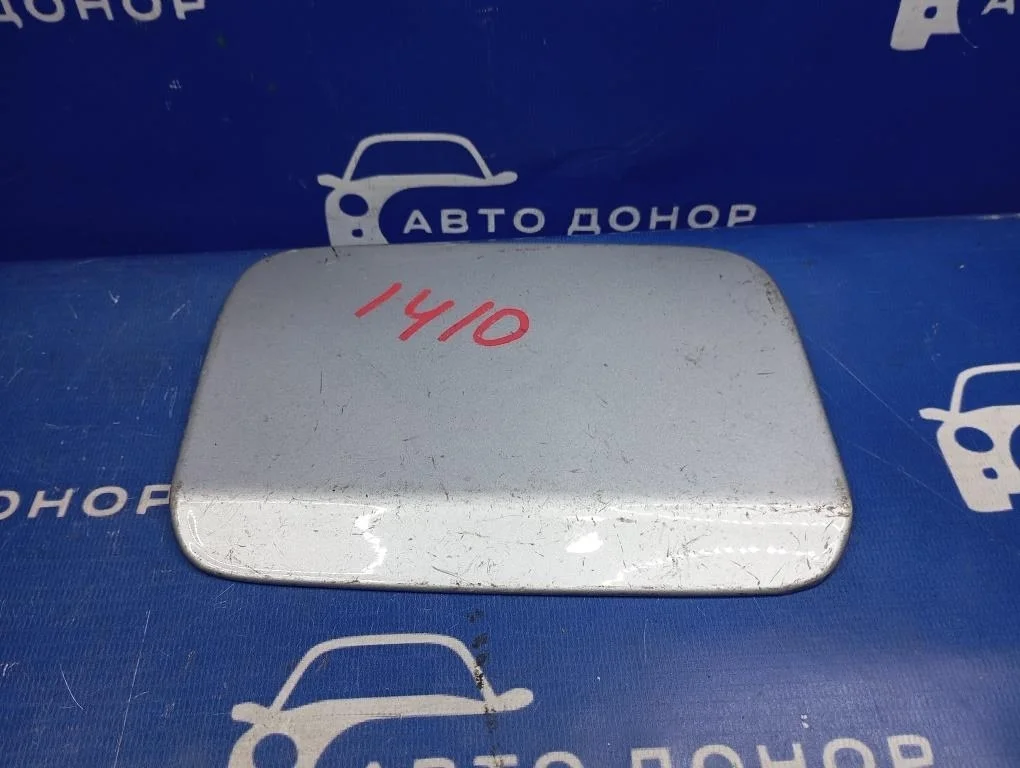 лючок BMW 3-Series E90 -